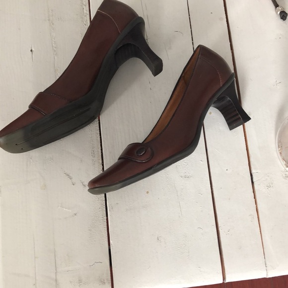 Naturalizer Brown Women's Shoes - Picture 2 of 5